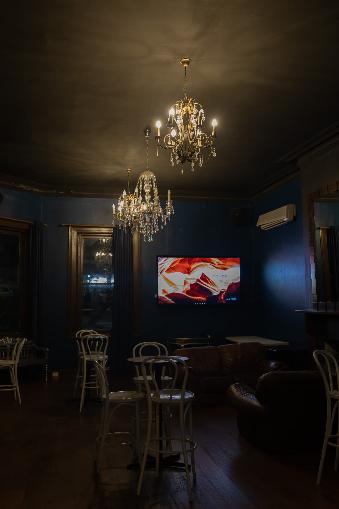 Midweek Mingle at Cornerstone Pub - Wednesdays from midday to 11 PM with cocktails, comfort food, and live music